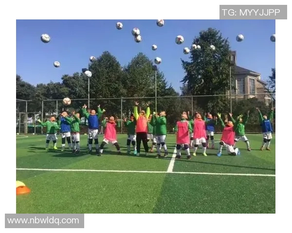 足球小明星的成长之路与梦想追逐的精彩瞬间